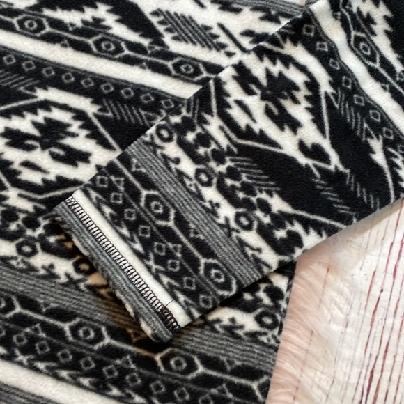 Eddie Bauer Radiator Arztec Patterned Fleece 2.0 Pullover sz L - Picture 5 of 11